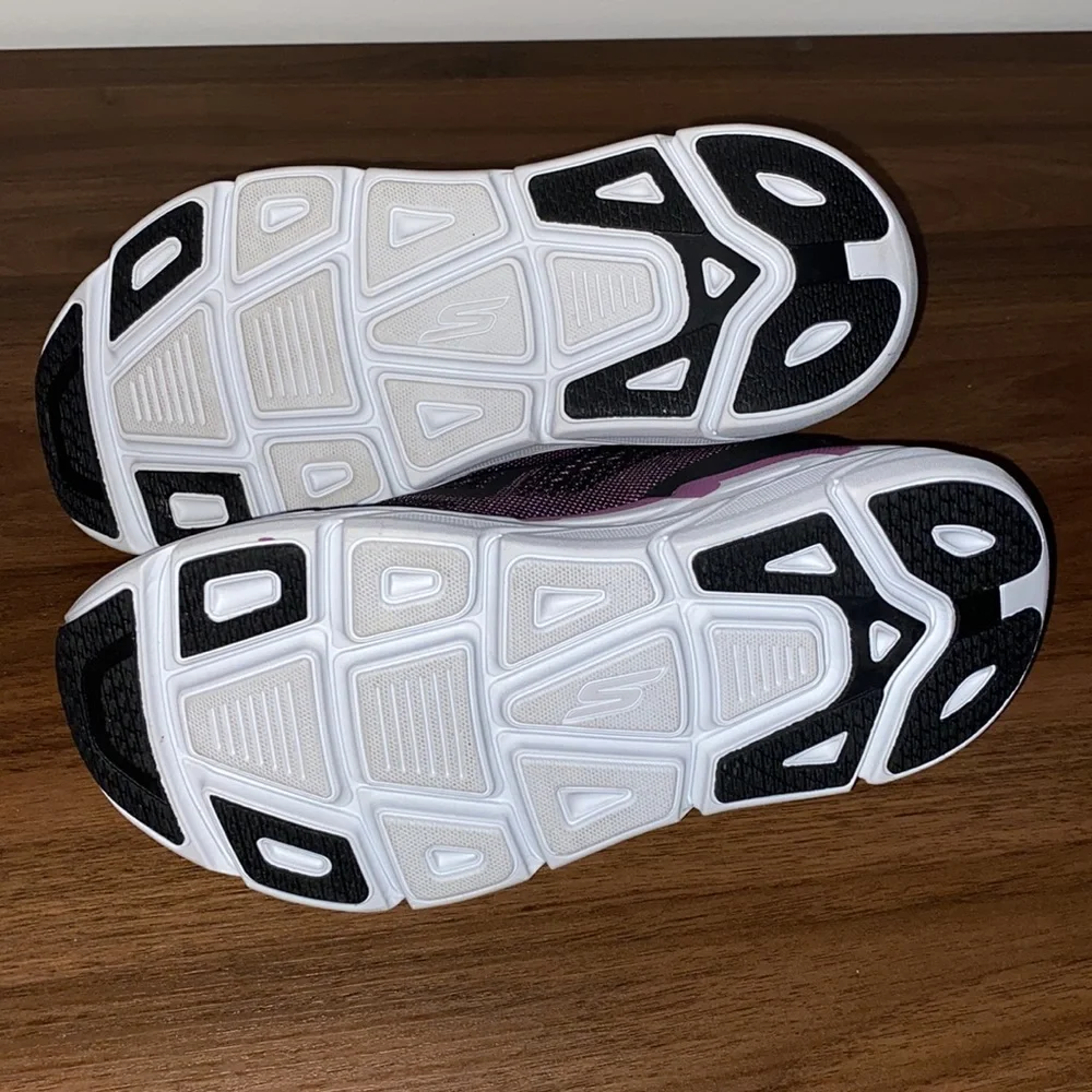 New Women's Skechers Goga Mat Running Purple Shoes - Picture 6 of 7